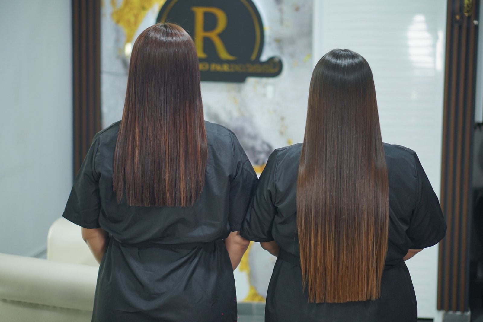 Antes — cabello con frizz